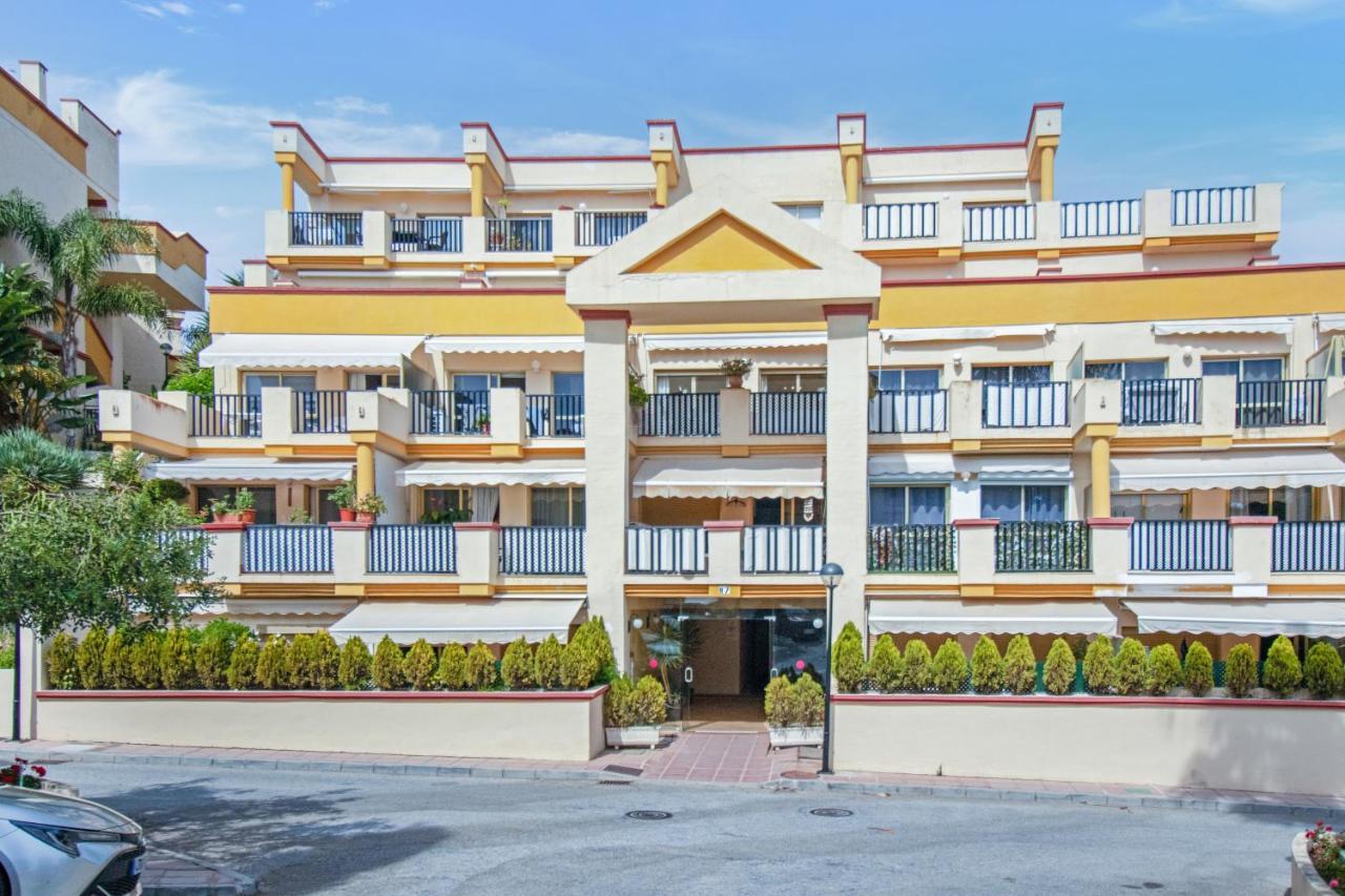 Sea View Studio I Penthouse, Beach Front Urbanization Romana Playa Elviria Apartamento *